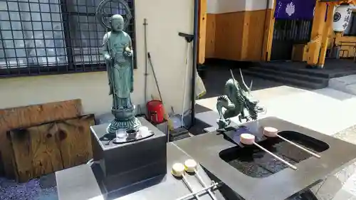 智遍寺の手水舎