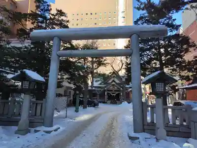 三吉神社の鳥居