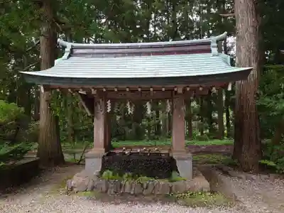 真山神社の手水舎