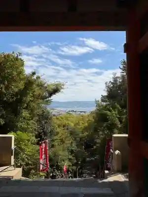 紀州東照宮の{uncategorized: "未分類", other: "その他", undefined: "問題あり", building: "その他建物", grave: "お墓", sacred_gate: "鳥居", guardian: "狛犬", statue: "像", buddha: "仏像", history: "歴史", nature: "自然", garden: "庭園", animal: "動物", pagoda: "塔", temizu: "手水舎", mountain_gate: "山門・神門", sanctuary: "本殿・本堂", subordinate: "末社・摂社", art: "芸術", scenery: "景色", jizo: "地蔵", ema: "絵馬", goshuin: "御朱印", omikuji: "おみくじ", items: "授与品その他", amulet: "お守り", goshuincho: "御朱印帳", eats: "食事", festival: "お祭り", votive_dance: "神楽", shichigosan: "七五三参", wedding: "結婚式", experience: "体験その他", initially: "初詣", around: "周辺", anti_infection: "感染症対策"}