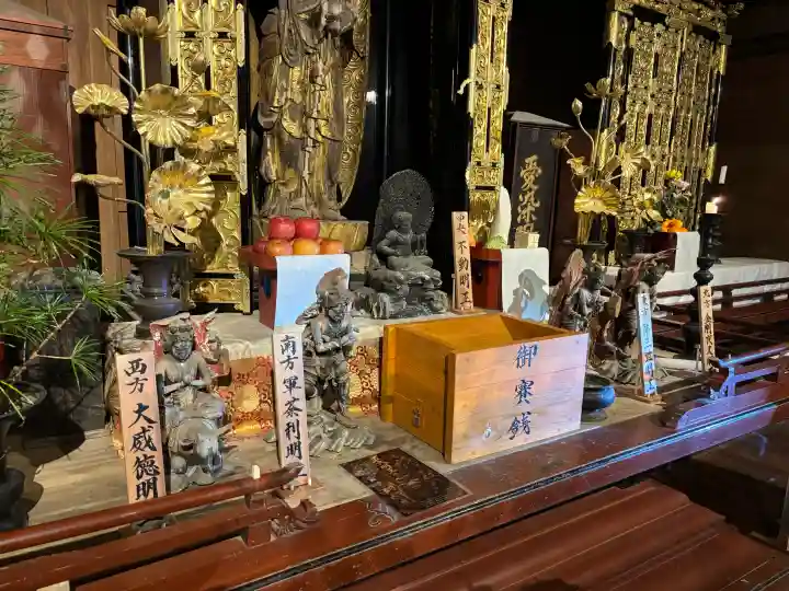 摩訶耶寺の{uncategorized: "未分類", other: "その他", undefined: "問題あり", building: "その他建物", grave: "お墓", sacred_gate: "鳥居", guardian: "狛犬", statue: "像", buddha: "仏像", history: "歴史", nature: "自然", garden: "庭園", animal: "動物", pagoda: "塔", temizu: "手水舎", mountain_gate: "山門・神門", sanctuary: "本殿・本堂", subordinate: "末社・摂社", art: "芸術", scenery: "景色", jizo: "地蔵", ema: "絵馬", goshuin: "御朱印", omikuji: "おみくじ", items: "授与品その他", amulet: "お守り", goshuincho: "御朱印帳", eats: "食事", festival: "お祭り", votive_dance: "神楽", shichigosan: "七五三参", wedding: "結婚式", experience: "体験その他", initially: "初詣", around: "周辺", anti_infection: "感染症対策"}