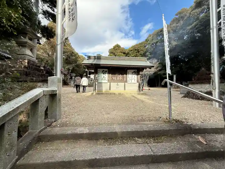 五社大明神社の{uncategorized: "未分類", other: "その他", undefined: "問題あり", building: "その他建物", grave: "お墓", sacred_gate: "鳥居", guardian: "狛犬", statue: "像", buddha: "仏像", history: "歴史", nature: "自然", garden: "庭園", animal: "動物", pagoda: "塔", temizu: "手水舎", mountain_gate: "山門・神門", sanctuary: "本殿・本堂", subordinate: "末社・摂社", art: "芸術", scenery: "景色", jizo: "地蔵", ema: "絵馬", goshuin: "御朱印", omikuji: "おみくじ", items: "授与品その他", amulet: "お守り", goshuincho: "御朱印帳", eats: "食事", festival: "お祭り", votive_dance: "神楽", shichigosan: "七五三参", wedding: "結婚式", experience: "体験その他", initially: "初詣", around: "周辺", anti_infection: "感染症対策"}