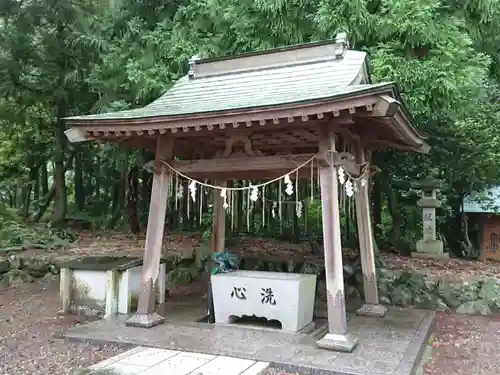 白山神社の手水舎