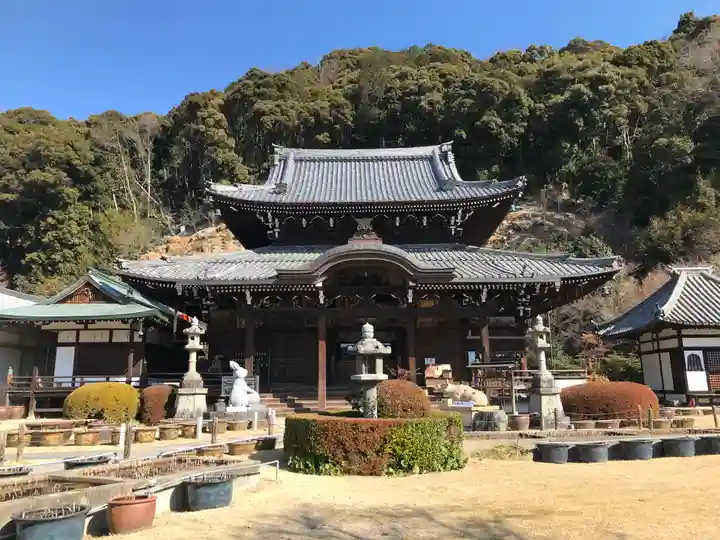 三室戸寺の本殿・本堂