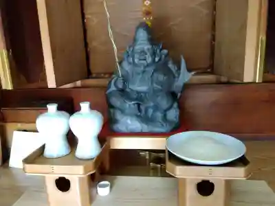 神明神社の{uncategorized: "未分類", other: "その他", undefined: "問題あり", building: "その他建物", grave: "お墓", sacred_gate: "鳥居", guardian: "狛犬", statue: "像", buddha: "仏像", history: "歴史", nature: "自然", garden: "庭園", animal: "動物", pagoda: "塔", temizu: "手水舎", mountain_gate: "山門・神門", sanctuary: "本殿・本堂", subordinate: "末社・摂社", art: "芸術", scenery: "景色", jizo: "地蔵", ema: "絵馬", goshuin: "御朱印", omikuji: "おみくじ", items: "授与品その他", amulet: "お守り", goshuincho: "御朱印帳", eats: "食事", festival: "お祭り", votive_dance: "神楽", shichigosan: "七五三参", wedding: "結婚式", experience: "体験その他", initially: "初詣", around: "周辺", anti_infection: "感染症対策"}