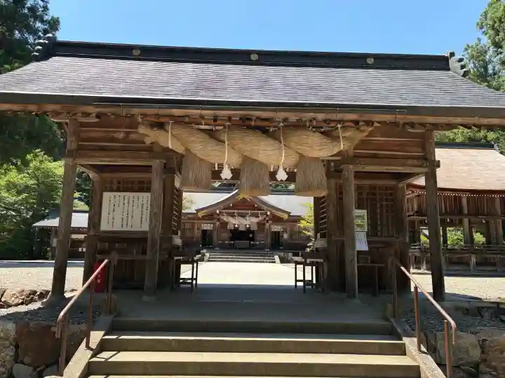 熊野大社の{uncategorized: "未分類", other: "その他", undefined: "問題あり", building: "その他建物", grave: "お墓", sacred_gate: "鳥居", guardian: "狛犬", statue: "像", buddha: "仏像", history: "歴史", nature: "自然", garden: "庭園", animal: "動物", pagoda: "塔", temizu: "手水舎", mountain_gate: "山門・神門", sanctuary: "本殿・本堂", subordinate: "末社・摂社", art: "芸術", scenery: "景色", jizo: "地蔵", ema: "絵馬", goshuin: "御朱印", omikuji: "おみくじ", items: "授与品その他", amulet: "お守り", goshuincho: "御朱印帳", eats: "食事", festival: "お祭り", votive_dance: "神楽", shichigosan: "七五三参", wedding: "結婚式", experience: "体験その他", initially: "初詣", around: "周辺", anti_infection: "感染症対策"}