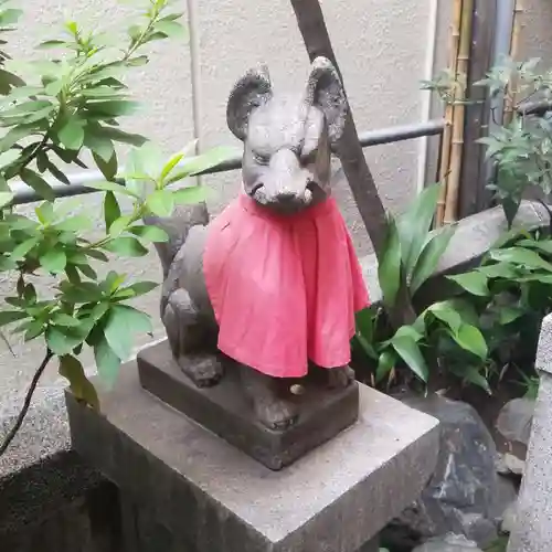 家内喜稲荷神社の狛犬