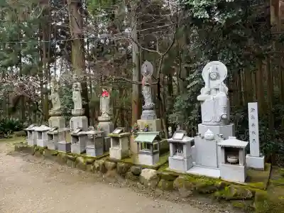 宝山寺の{uncategorized: "未分類", other: "その他", undefined: "問題あり", building: "その他建物", grave: "お墓", sacred_gate: "鳥居", guardian: "狛犬", statue: "像", buddha: "仏像", history: "歴史", nature: "自然", garden: "庭園", animal: "動物", pagoda: "塔", temizu: "手水舎", mountain_gate: "山門・神門", sanctuary: "本殿・本堂", subordinate: "末社・摂社", art: "芸術", scenery: "景色", jizo: "地蔵", ema: "絵馬", goshuin: "御朱印", omikuji: "おみくじ", items: "授与品その他", amulet: "お守り", goshuincho: "御朱印帳", eats: "食事", festival: "お祭り", votive_dance: "神楽", shichigosan: "七五三参", wedding: "結婚式", experience: "体験その他", initially: "初詣", around: "周辺", anti_infection: "感染症対策"}