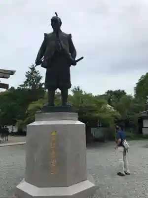 豊國神社の像
