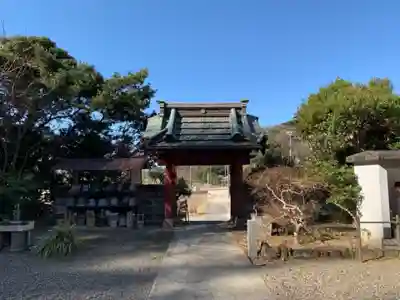西照院慈眼寺の山門・神門