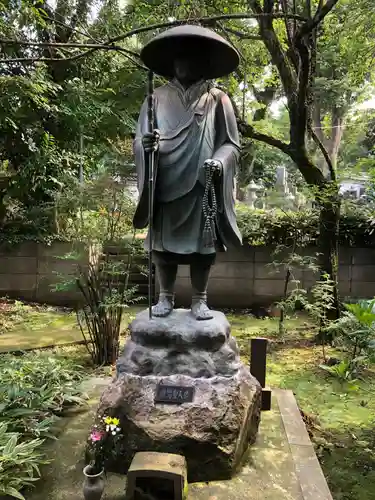 真照寺の像