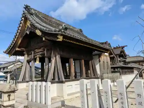 秋葉社の{uncategorized: "未分類", other: "その他", undefined: "問題あり", building: "その他建物", grave: "お墓", sacred_gate: "鳥居", guardian: "狛犬", statue: "像", buddha: "仏像", history: "歴史", nature: "自然", garden: "庭園", animal: "動物", pagoda: "塔", temizu: "手水舎", mountain_gate: "山門・神門", sanctuary: "本殿・本堂", subordinate: "末社・摂社", art: "芸術", scenery: "景色", jizo: "地蔵", ema: "絵馬", goshuin: "御朱印", omikuji: "おみくじ", items: "授与品その他", amulet: "お守り", goshuincho: "御朱印帳", eats: "食事", festival: "お祭り", votive_dance: "神楽", shichigosan: "七五三参", wedding: "結婚式", experience: "体験その他", initially: "初詣", around: "周辺", anti_infection: "感染症対策"}