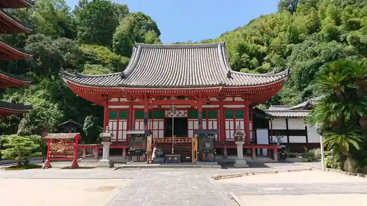 明王院の本殿・本堂