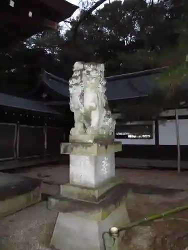 奈良縣護國神社の狛犬