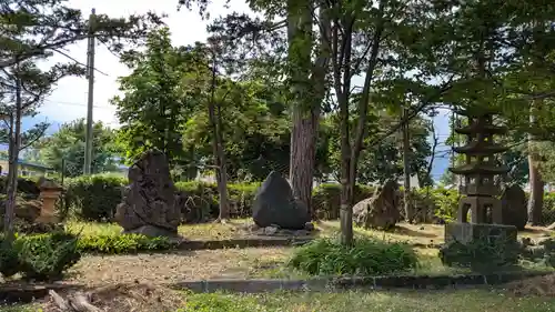 山部神社の庭園