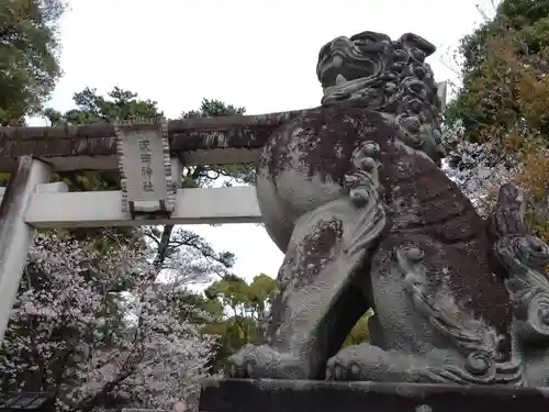 武田神社の狛犬