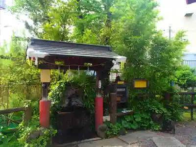 身形神社の手水舎