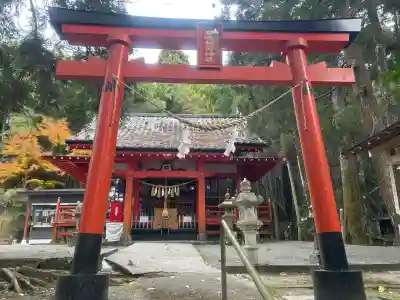 岩崎稲荷神社の{uncategorized: "未分類", other: "その他", undefined: "問題あり", building: "その他建物", grave: "お墓", sacred_gate: "鳥居", guardian: "狛犬", statue: "像", buddha: "仏像", history: "歴史", nature: "自然", garden: "庭園", animal: "動物", pagoda: "塔", temizu: "手水舎", mountain_gate: "山門・神門", sanctuary: "本殿・本堂", subordinate: "末社・摂社", art: "芸術", scenery: "景色", jizo: "地蔵", ema: "絵馬", goshuin: "御朱印", omikuji: "おみくじ", items: "授与品その他", amulet: "お守り", goshuincho: "御朱印帳", eats: "食事", festival: "お祭り", votive_dance: "神楽", shichigosan: "七五三参", wedding: "結婚式", experience: "体験その他", initially: "初詣", around: "周辺", anti_infection: "感染症対策"}