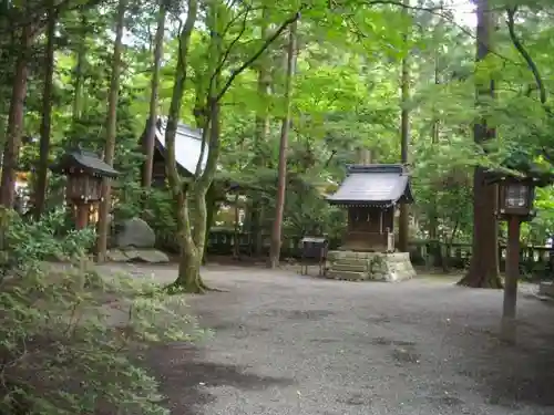 穂高神社本宮の末社