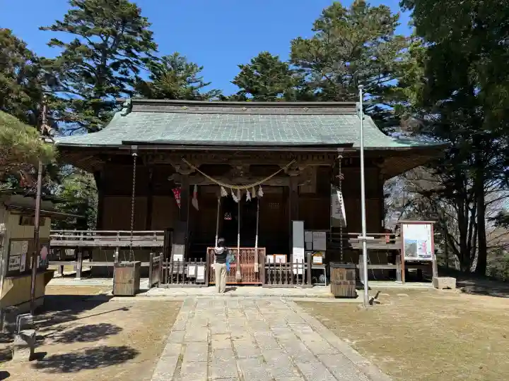 三春大神宮の{uncategorized: "未分類", other: "その他", undefined: "問題あり", building: "その他建物", grave: "お墓", sacred_gate: "鳥居", guardian: "狛犬", statue: "像", buddha: "仏像", history: "歴史", nature: "自然", garden: "庭園", animal: "動物", pagoda: "塔", temizu: "手水舎", mountain_gate: "山門・神門", sanctuary: "本殿・本堂", subordinate: "末社・摂社", art: "芸術", scenery: "景色", jizo: "地蔵", ema: "絵馬", goshuin: "御朱印", omikuji: "おみくじ", items: "授与品その他", amulet: "お守り", goshuincho: "御朱印帳", eats: "食事", festival: "お祭り", votive_dance: "神楽", shichigosan: "七五三参", wedding: "結婚式", experience: "体験その他", initially: "初詣", around: "周辺", anti_infection: "感染症対策"}