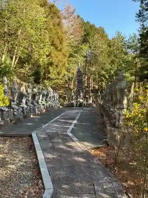 七宝寺の{uncategorized: "未分類", other: "その他", undefined: "問題あり", building: "その他建物", grave: "お墓", sacred_gate: "鳥居", guardian: "狛犬", statue: "像", buddha: "仏像", history: "歴史", nature: "自然", garden: "庭園", animal: "動物", pagoda: "塔", temizu: "手水舎", mountain_gate: "山門・神門", sanctuary: "本殿・本堂", subordinate: "末社・摂社", art: "芸術", scenery: "景色", jizo: "地蔵", ema: "絵馬", goshuin: "御朱印", omikuji: "おみくじ", items: "授与品その他", amulet: "お守り", goshuincho: "御朱印帳", eats: "食事", festival: "お祭り", votive_dance: "神楽", shichigosan: "七五三参", wedding: "結婚式", experience: "体験その他", initially: "初詣", around: "周辺", anti_infection: "感染症対策"}
