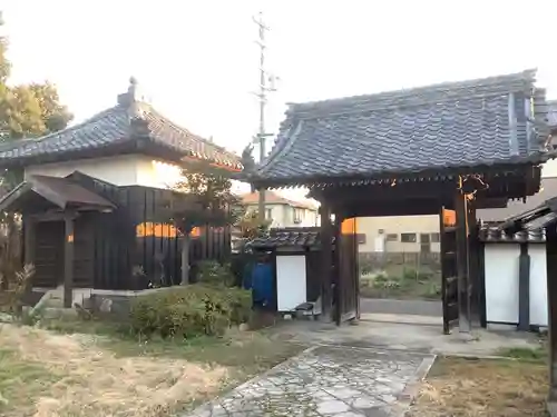 信力寺の山門・神門