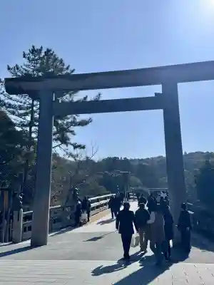 伊勢神宮内宮（皇大神宮）の{uncategorized: "未分類", other: "その他", undefined: "問題あり", building: "その他建物", grave: "お墓", sacred_gate: "鳥居", guardian: "狛犬", statue: "像", buddha: "仏像", history: "歴史", nature: "自然", garden: "庭園", animal: "動物", pagoda: "塔", temizu: "手水舎", mountain_gate: "山門・神門", sanctuary: "本殿・本堂", subordinate: "末社・摂社", art: "芸術", scenery: "景色", jizo: "地蔵", ema: "絵馬", goshuin: "御朱印", omikuji: "おみくじ", items: "授与品その他", amulet: "お守り", goshuincho: "御朱印帳", eats: "食事", festival: "お祭り", votive_dance: "神楽", shichigosan: "七五三参", wedding: "結婚式", experience: "体験その他", initially: "初詣", around: "周辺", anti_infection: "感染症対策"}