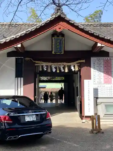 日枝神社の山門