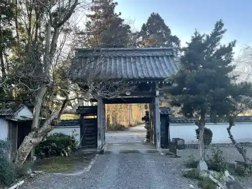 清源寺の山門