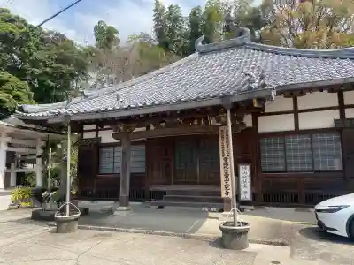 三光寺の{uncategorized: "未分類", other: "その他", undefined: "問題あり", building: "その他建物", grave: "お墓", sacred_gate: "鳥居", guardian: "狛犬", statue: "像", buddha: "仏像", history: "歴史", nature: "自然", garden: "庭園", animal: "動物", pagoda: "塔", temizu: "手水舎", mountain_gate: "山門・神門", sanctuary: "本殿・本堂", subordinate: "末社・摂社", art: "芸術", scenery: "景色", jizo: "地蔵", ema: "絵馬", goshuin: "御朱印", omikuji: "おみくじ", items: "授与品その他", amulet: "お守り", goshuincho: "御朱印帳", eats: "食事", festival: "お祭り", votive_dance: "神楽", shichigosan: "七五三参", wedding: "結婚式", experience: "体験その他", initially: "初詣", around: "周辺", anti_infection: "感染症対策"}