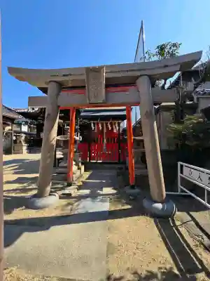門真神社の{uncategorized: "未分類", other: "その他", undefined: "問題あり", building: "その他建物", grave: "お墓", sacred_gate: "鳥居", guardian: "狛犬", statue: "像", buddha: "仏像", history: "歴史", nature: "自然", garden: "庭園", animal: "動物", pagoda: "塔", temizu: "手水舎", mountain_gate: "山門・神門", sanctuary: "本殿・本堂", subordinate: "末社・摂社", art: "芸術", scenery: "景色", jizo: "地蔵", ema: "絵馬", goshuin: "御朱印", omikuji: "おみくじ", items: "授与品その他", amulet: "お守り", goshuincho: "御朱印帳", eats: "食事", festival: "お祭り", votive_dance: "神楽", shichigosan: "七五三参", wedding: "結婚式", experience: "体験その他", initially: "初詣", around: "周辺", anti_infection: "感染症対策"}