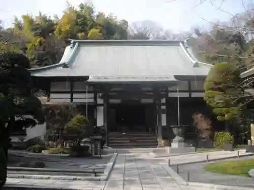 報国寺の本殿・本堂