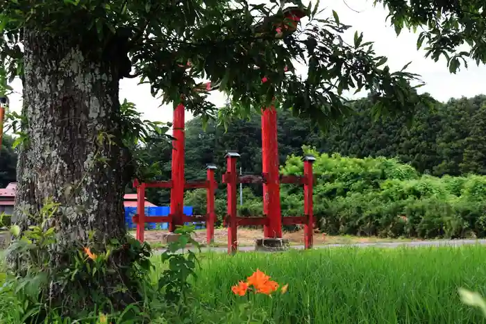 三光稲荷神社の鳥居