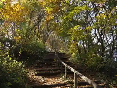 彌彦神社奥宮（御神廟）の周辺