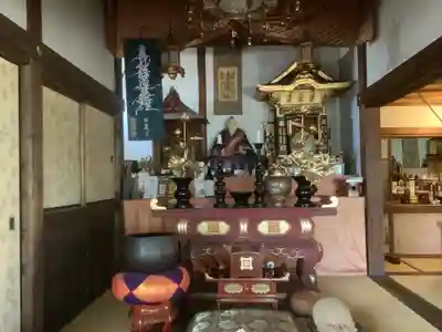 宝満寺の像