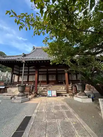 明円寺の{uncategorized: "未分類", other: "その他", undefined: "問題あり", building: "その他建物", grave: "お墓", sacred_gate: "鳥居", guardian: "狛犬", statue: "像", buddha: "仏像", history: "歴史", nature: "自然", garden: "庭園", animal: "動物", pagoda: "塔", temizu: "手水舎", mountain_gate: "山門・神門", sanctuary: "本殿・本堂", subordinate: "末社・摂社", art: "芸術", scenery: "景色", jizo: "地蔵", ema: "絵馬", goshuin: "御朱印", omikuji: "おみくじ", items: "授与品その他", amulet: "お守り", goshuincho: "御朱印帳", eats: "食事", festival: "お祭り", votive_dance: "神楽", shichigosan: "七五三参", wedding: "結婚式", experience: "体験その他", initially: "初詣", around: "周辺", anti_infection: "感染症対策"}