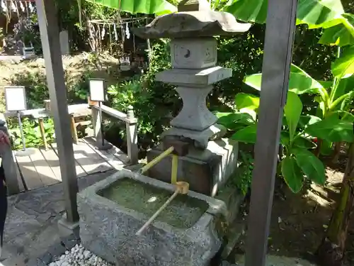 横浜御嶽神社の手水舎