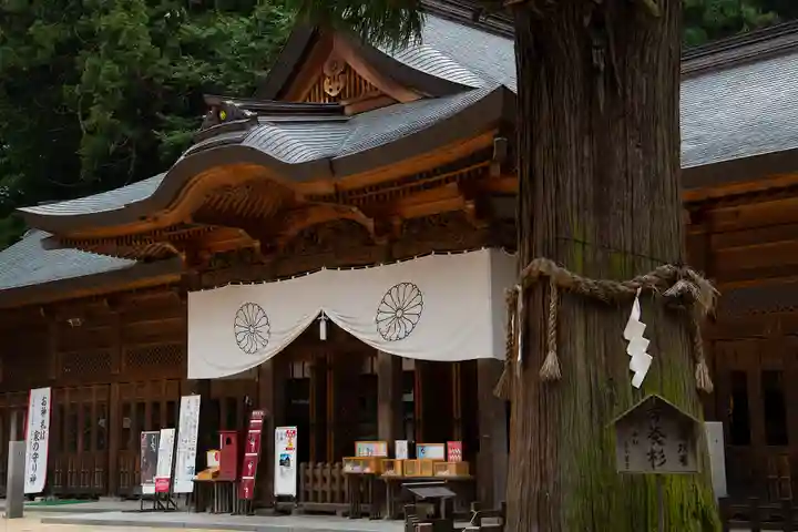 穂高神社本宮の本殿・本堂