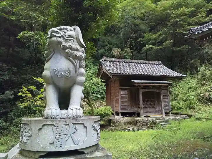 中野神社の狛犬