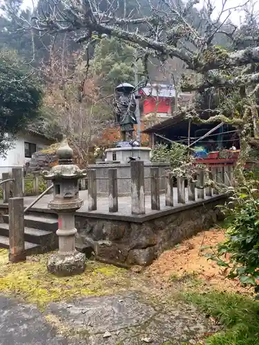 代々木神社の像