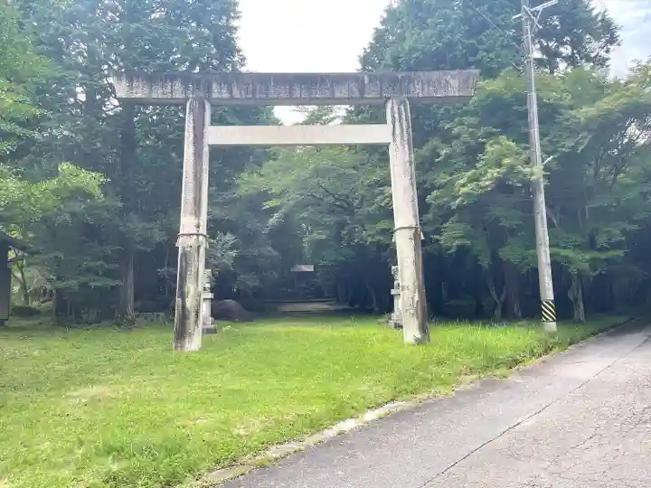 八風嶺鎮神社(三重県)