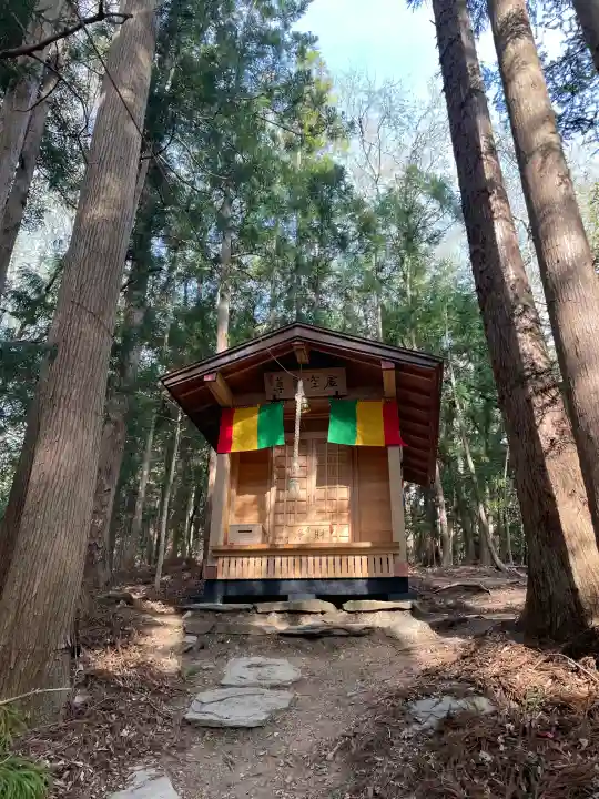 柳津虚空蔵尊 寳性院の{uncategorized: "未分類", other: "その他", undefined: "問題あり", building: "その他建物", grave: "お墓", sacred_gate: "鳥居", guardian: "狛犬", statue: "像", buddha: "仏像", history: "歴史", nature: "自然", garden: "庭園", animal: "動物", pagoda: "塔", temizu: "手水舎", mountain_gate: "山門・神門", sanctuary: "本殿・本堂", subordinate: "末社・摂社", art: "芸術", scenery: "景色", jizo: "地蔵", ema: "絵馬", goshuin: "御朱印", omikuji: "おみくじ", items: "授与品その他", amulet: "お守り", goshuincho: "御朱印帳", eats: "食事", festival: "お祭り", votive_dance: "神楽", shichigosan: "七五三参", wedding: "結婚式", experience: "体験その他", initially: "初詣", around: "周辺", anti_infection: "感染症対策"}