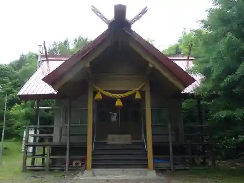 上芭露神社の本殿