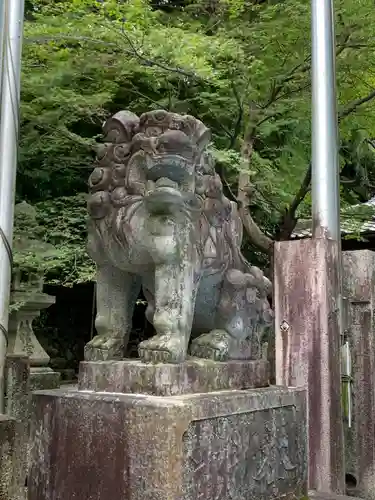 賀毛神社の狛犬