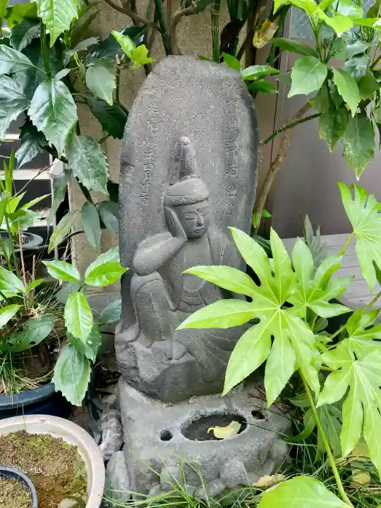 薬王寺の{uncategorized: "未分類", other: "その他", undefined: "問題あり", building: "その他建物", grave: "お墓", sacred_gate: "鳥居", guardian: "狛犬", statue: "像", buddha: "仏像", history: "歴史", nature: "自然", garden: "庭園", animal: "動物", pagoda: "塔", temizu: "手水舎", mountain_gate: "山門・神門", sanctuary: "本殿・本堂", subordinate: "末社・摂社", art: "芸術", scenery: "景色", jizo: "地蔵", ema: "絵馬", goshuin: "御朱印", omikuji: "おみくじ", items: "授与品その他", amulet: "お守り", goshuincho: "御朱印帳", eats: "食事", festival: "お祭り", votive_dance: "神楽", shichigosan: "七五三参", wedding: "結婚式", experience: "体験その他", initially: "初詣", around: "周辺", anti_infection: "感染症対策"}