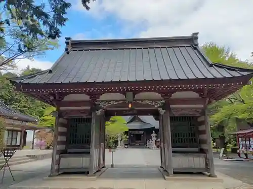 冨士御室浅間神社の山門・神門