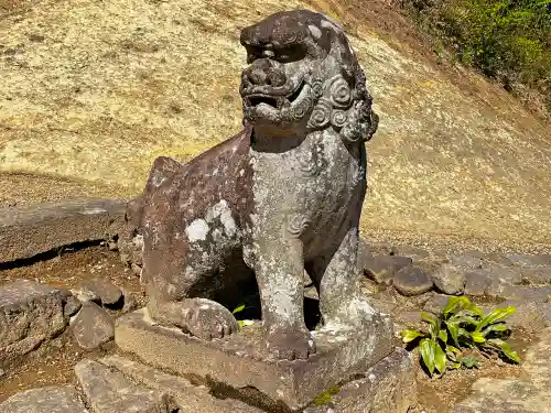 達谷西光寺の狛犬