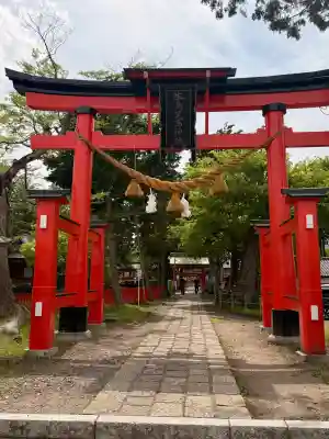 生島足島神社の{uncategorized: "未分類", other: "その他", undefined: "問題あり", building: "その他建物", grave: "お墓", sacred_gate: "鳥居", guardian: "狛犬", statue: "像", buddha: "仏像", history: "歴史", nature: "自然", garden: "庭園", animal: "動物", pagoda: "塔", temizu: "手水舎", mountain_gate: "山門・神門", sanctuary: "本殿・本堂", subordinate: "末社・摂社", art: "芸術", scenery: "景色", jizo: "地蔵", ema: "絵馬", goshuin: "御朱印", omikuji: "おみくじ", items: "授与品その他", amulet: "お守り", goshuincho: "御朱印帳", eats: "食事", festival: "お祭り", votive_dance: "神楽", shichigosan: "七五三参", wedding: "結婚式", experience: "体験その他", initially: "初詣", around: "周辺", anti_infection: "感染症対策"}