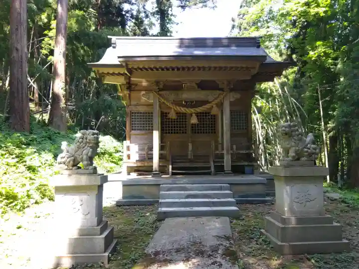 白山神社(徳永神社)の{uncategorized: "未分類", other: "その他", undefined: "問題あり", building: "その他建物", grave: "お墓", sacred_gate: "鳥居", guardian: "狛犬", statue: "像", buddha: "仏像", history: "歴史", nature: "自然", garden: "庭園", animal: "動物", pagoda: "塔", temizu: "手水舎", mountain_gate: "山門・神門", sanctuary: "本殿・本堂", subordinate: "末社・摂社", art: "芸術", scenery: "景色", jizo: "地蔵", ema: "絵馬", goshuin: "御朱印", omikuji: "おみくじ", items: "授与品その他", amulet: "お守り", goshuincho: "御朱印帳", eats: "食事", festival: "お祭り", votive_dance: "神楽", shichigosan: "七五三参", wedding: "結婚式", experience: "体験その他", initially: "初詣", around: "周辺", anti_infection: "感染症対策"}