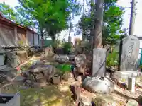 神明社(曽野町)の末社・摂社